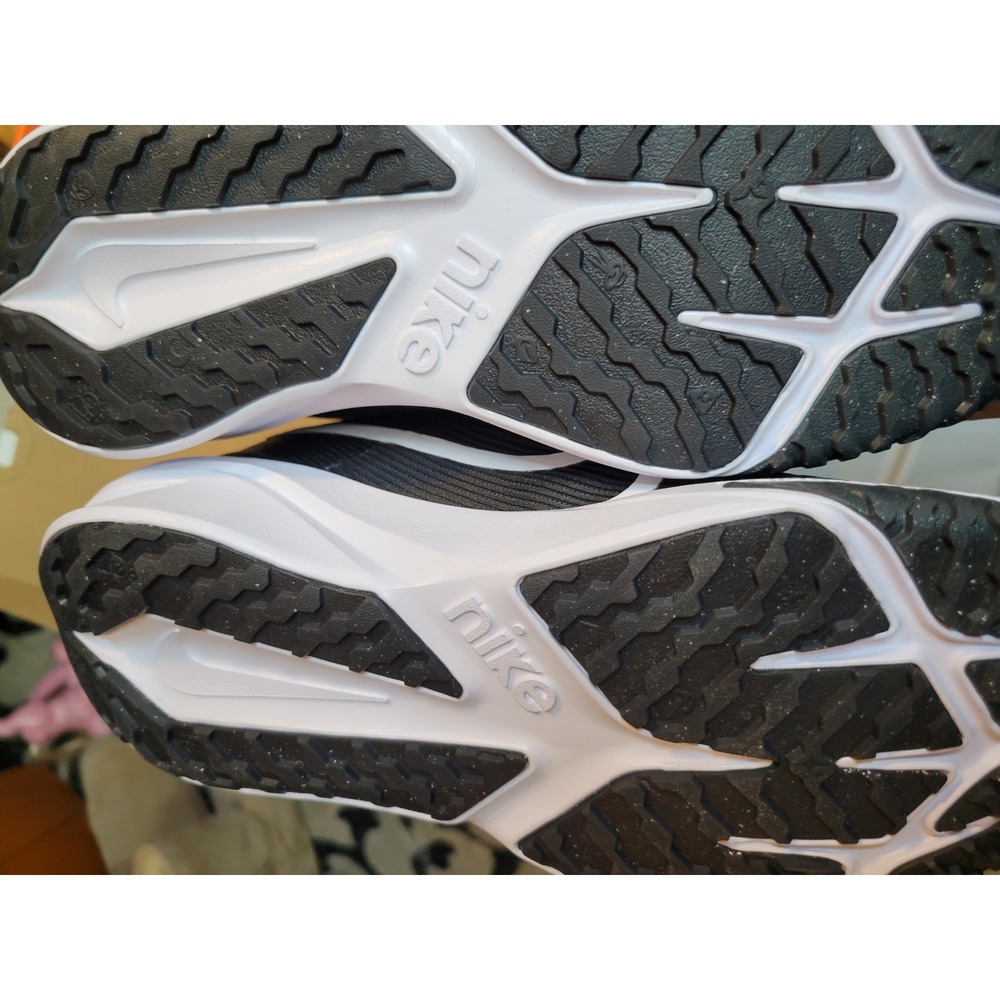 Nike Star Runner 4 NN GS Black White Anthracite Running Shoes DX7615-001 Size 6Y - Picture 6 of 7